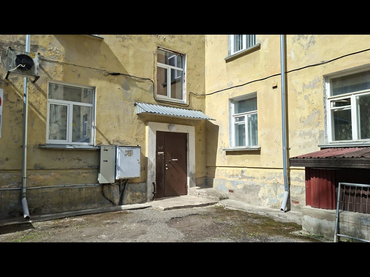 Ida-Viru maakond, Kohtla-Järve linn, Järve linnaosa, Tuuslari tn 14-8, üldpind 66.6 m2, 3-toaline korter, 1. korrus.