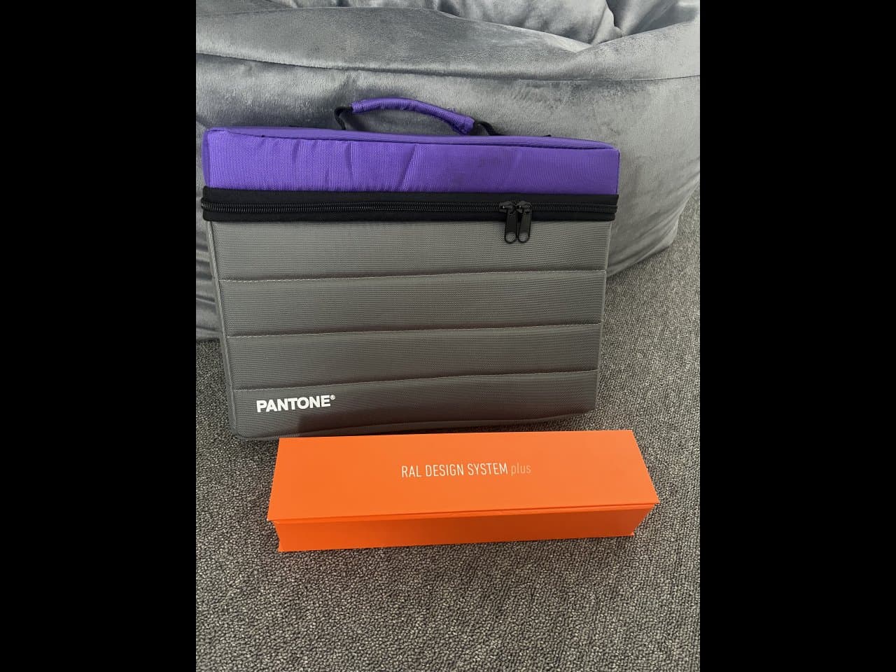 värvikaartide komplekt Pantone
