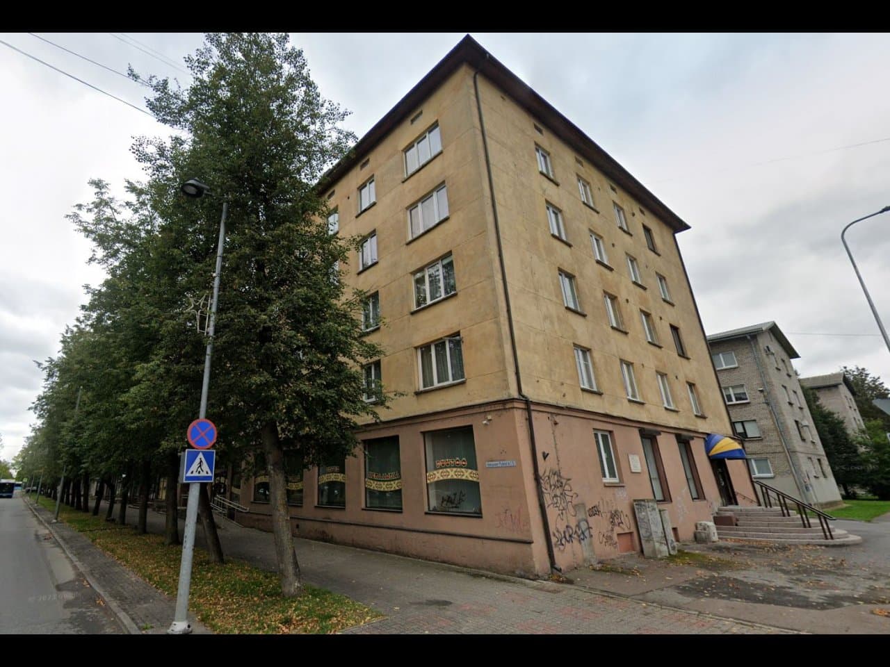 MITTEELURUUMID NARVA LINNAS (25,10 m2 ja 410 m2)