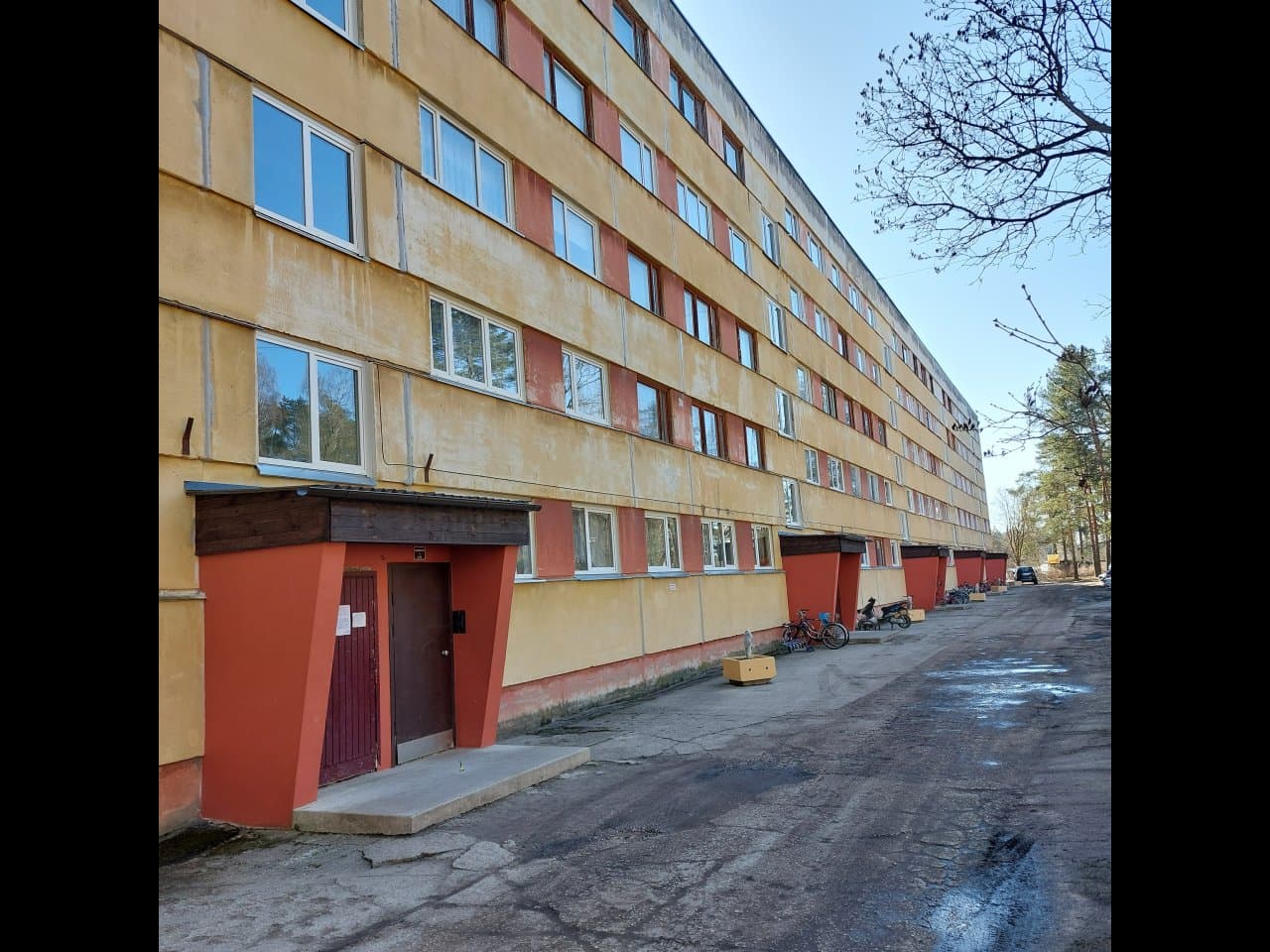 Ida-Viru maakond, Kohtla-Järve linn, Oru linnaosa, Kesk tn 6-74, 1-toaline korter, 5.korrus.